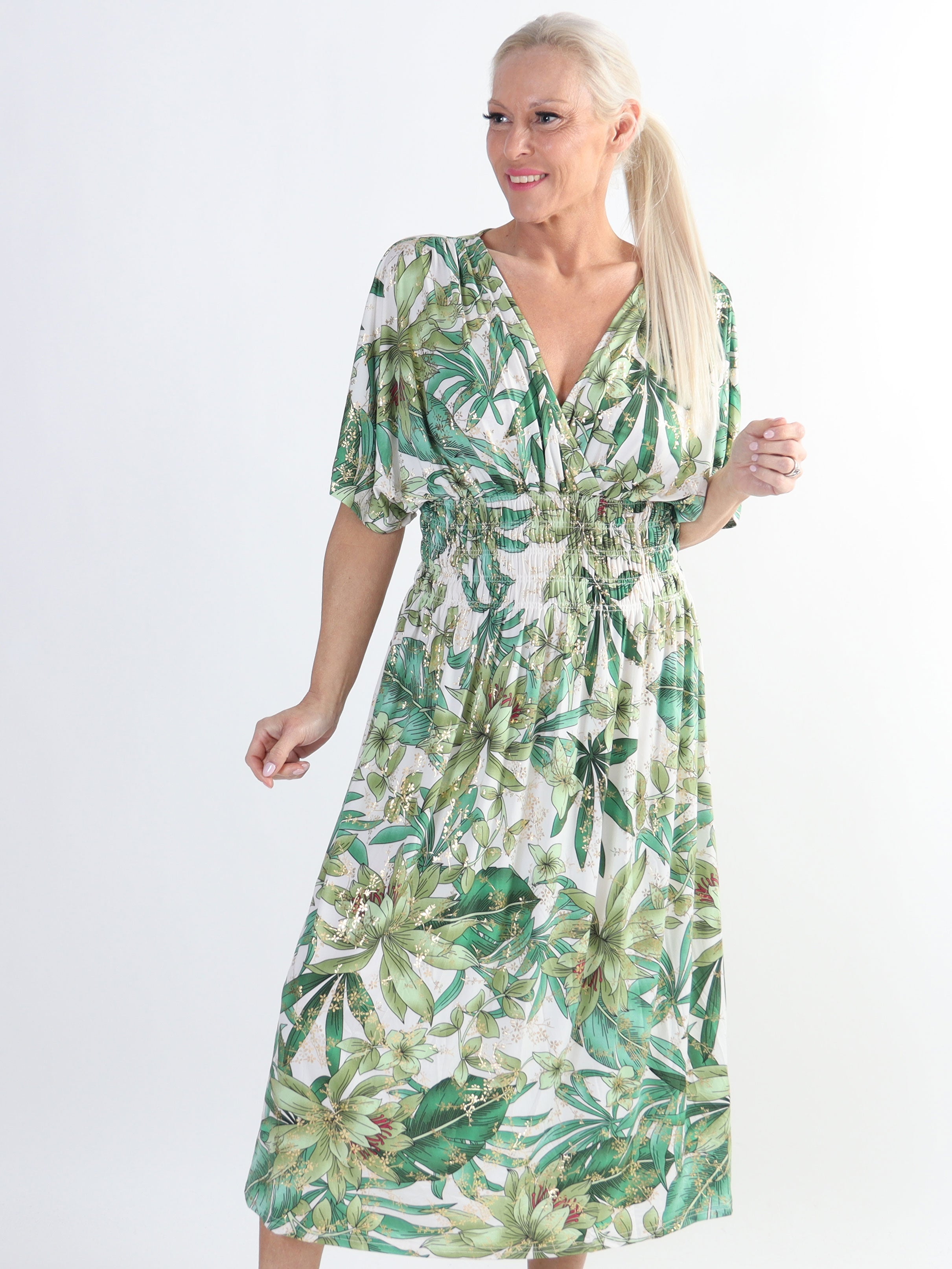 Pams Midi - Blommig klänning med resår i skrynkelfritt tyg för stora storlekar